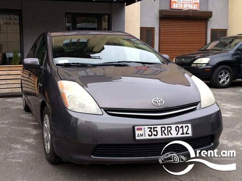 Прокат автомобиля Toyota Prius в Армении