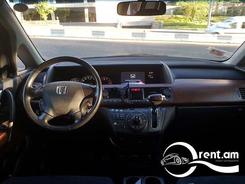 Rent minivan Honda Elysion in Armenia