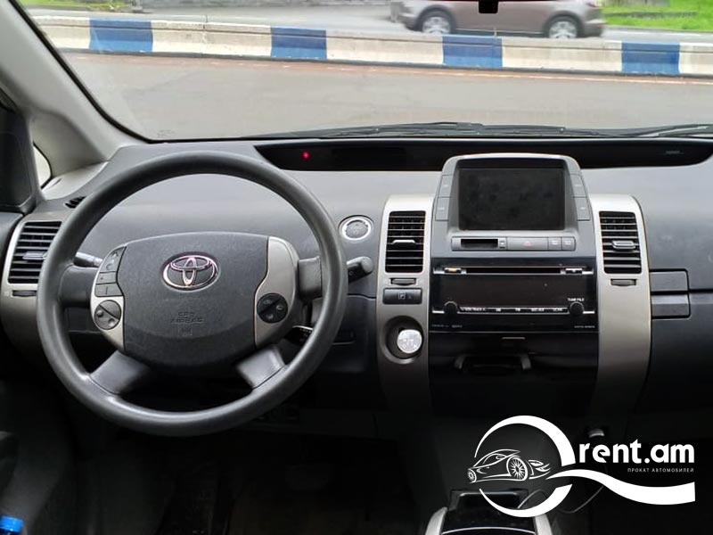Прокат автомобиля Toyota Prius в Армении